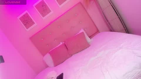 Vanniall online show from February 10, 2026, 2:32 pm