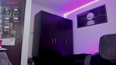 jade_candy21 online show from January 25, 2025, 1:19 pm