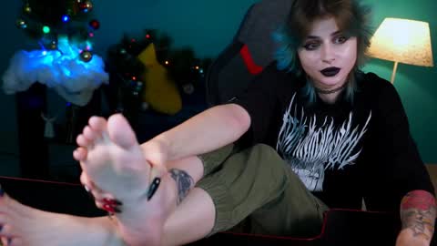 jade_castle online show from January 11, 2025, 7:49 am