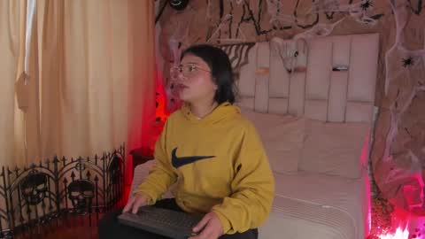 ade online show from October 21, 2025, 1:12 pm