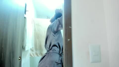 Snapshot of jade_obi chatting on April 25, 2026, 2:58 pm Jade smile online show from April 25, 2026, 2:58 pm