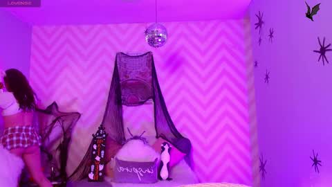 Snapshot of jade_storm_ chatting on October 19, 2025, 4:13 am JADE online show from October 19, 2025, 4:13 am