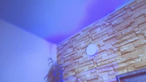 jade white  online show from March 4, 2026, 1:50 pm