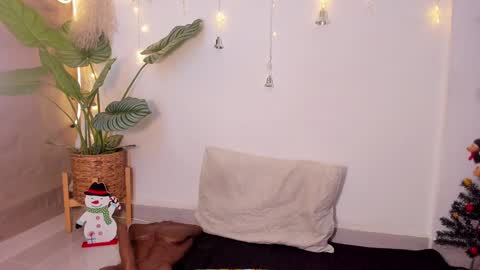 jadee__ online show from December 19, 2024, 6:23 am
