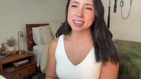 Snapshot of jadelove_ chatting on October 1, 2025, 5:52 pm Jade Love online show from October 1, 2025, 5:52 pm