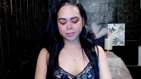 Jade online show from December 22, 2024, 12:27 pm