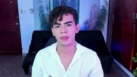 javi15  online show from September 25, 2025, 4:38 am