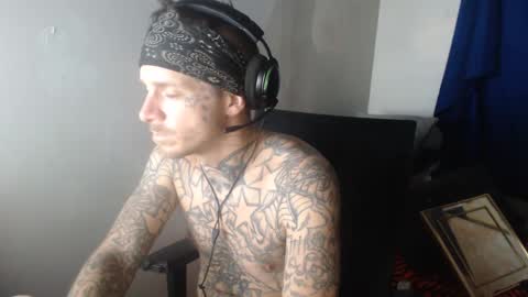 showingitoff online show from October 3, 2025, 1:46 am