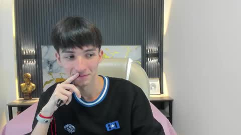 Snapshot of jake_evanss_ chatting on November 4, 2025, 12:59 pm JAKE online show from November 4, 2025, 12:59 pm