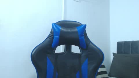 Snapshot of jake_shadow14 chatting on February 6, 2026, 4:39 am Hi guys im new 3 online show from February 6, 2026, 4:39 am