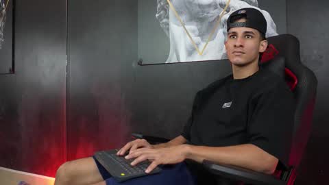 Snapshot of jakemoxley chatting on November 7, 2025, 3:56 pm JakeMoxley online show from November 7, 2025, 3:56 pm