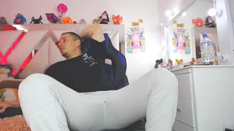 Snapshot of jakson_hot chatting on March 1, 2025, 8:10 pm pipe online show from March 1, 2025, 8:10 pm