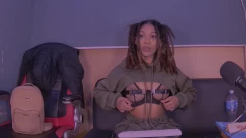 Snapshot of jamaicanbabex chatting on January 8, 2025, 9:53 am jamaicanbabex online show from January 8, 2025, 9:53 am