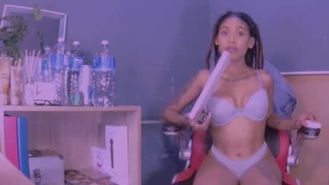 Snapshot of jamaicanbabex chatting on February 13, 2025, 10:33 pm jamaicanbabex online show from February 13, 2025, 10:33 pm