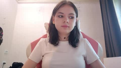 Mila online show from June 1, 2026, 5:09 am