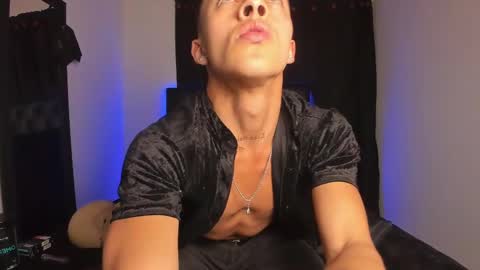 LeonardoInsta LeonardoperezcoPvt open online show from February 26, 2025, 2:37 am