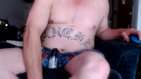 Snapshot of james30cup chatting on December 11, 2024, 7:20 am what you in too online show from December 11, 2024, 7:20 am