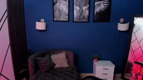 james_adamss_ online show from December 18, 2025, 1:39 pm