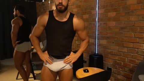 James Axel online show from October 25, 2025, 2:35 pm