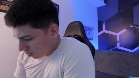 james_cr online show from September 24, 2025, 2:59 am