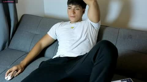 james_silva1 online show from May 30, 2026, 11:57 pm