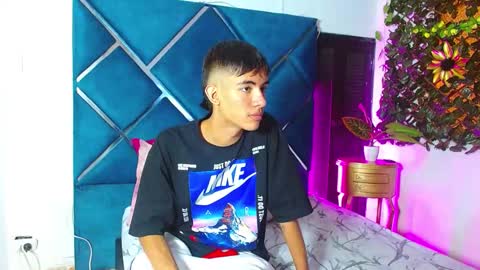 Snapshot of jamesconnor001 chatting on November 17, 2025, 7:08 pm James online show from November 17, 2025, 7:08 pm