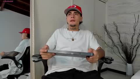 jamesdekker online show from September 20, 2025, 8:21 pm