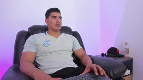 Snapshot of jamesgraay chatting on January 26, 2025, 7:21 am James Gray online show from January 26, 2025, 7:21 am