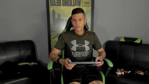 Jamesinked  online show from December 21, 2024, 6:44 pm