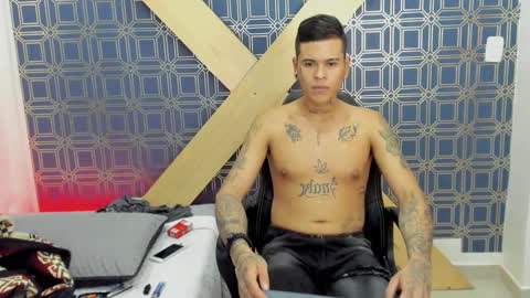 Jamesinked  online show from January 2, 2025, 7:40 pm