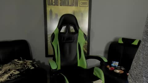 Jamesinked  online show from February 4, 2025, 3:44 am