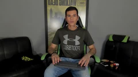 Jamesinked  online show from February 10, 2025, 10:40 pm