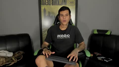 Jamesinked  online show from March 4, 2025, 5:32 am