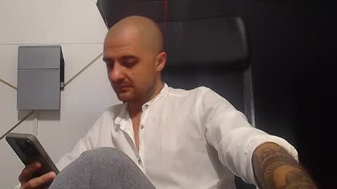Snapshot of jamesmyersx chatting on July 9, 2026, 3:43 am JamesMyers online show from July 9, 2026, 3:43 am