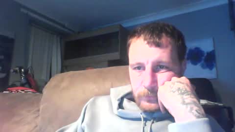 jamesp281987 online show from October 3, 2025, 11:35 pm