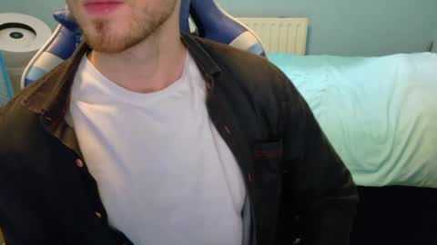 Snapshot of jamie_lad chatting on January 21, 2025, 1:43 pm Jamie online show from January 21, 2025, 1:43 pm