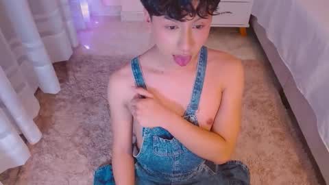 Snapshot of jamieash chatting on October 22, 2025, 1:06 am Jamie femboy online show from October 22, 2025, 1:06 am