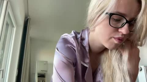 Nicole  online show from June 8, 2026, 7:31 am