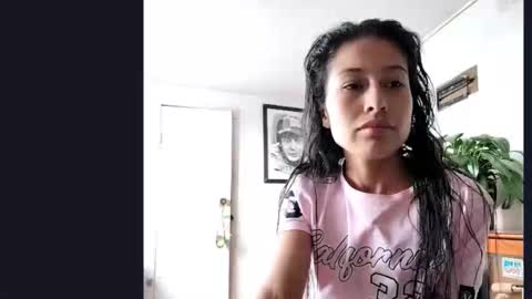 janariivera1 online show from September 18, 2025, 5:15 pm