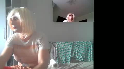 Snapshot of jane_cd chatting on June 18, 2026, 8:03 am jane_cd online show from June 18, 2026, 8:03 am