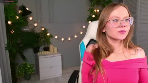 jane_westt online show from April 13, 2026, 2:55 pm