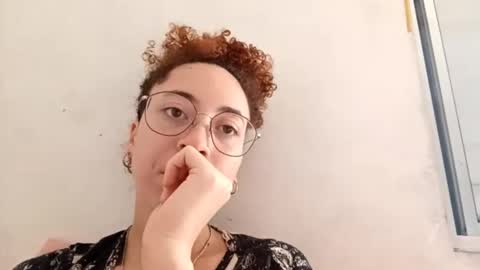 janitamoons online show from March 7, 2026, 11:29 am