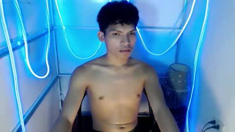 janlloyd04 online show from March 21, 2026, 8:19 am