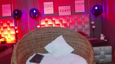 Snapshot of janne_loving chatting on October 10, 2025, 12:15 pm janne online show from October 10, 2025, 12:15 pm