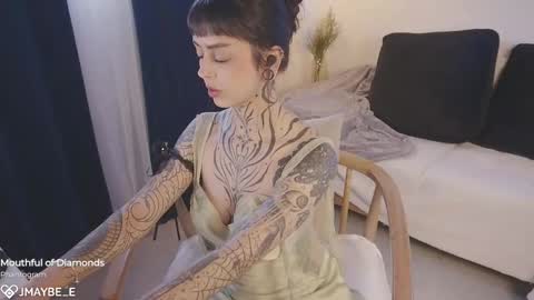 Snapshot of janne_maybe chatting on October 9, 2025, 2:37 pm jmaybe e online show from October 9, 2025, 2:37 pm