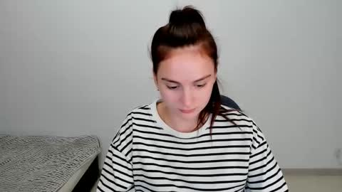 jasmi_girl online show from December 10, 2024, 11:54 am