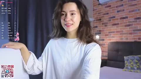 Chloe online show from September 29, 2025, 6:07 am