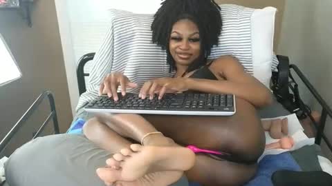 Snapshot of jasminelinley chatting on September 19, 2025, 2:18 pm Jasmine Linley online show from September 19, 2025, 2:18 pm