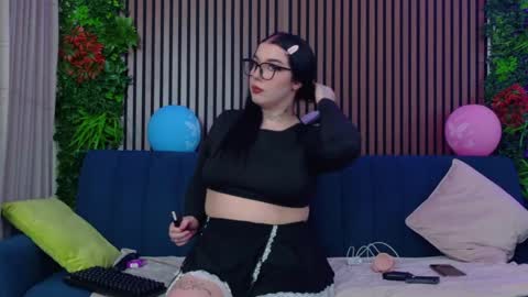 JasminSunset online show from April 14, 2026, 6:03 pm