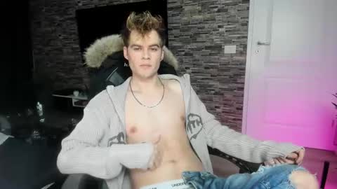 JasoN online show from March 22, 2026, 6:11 pm